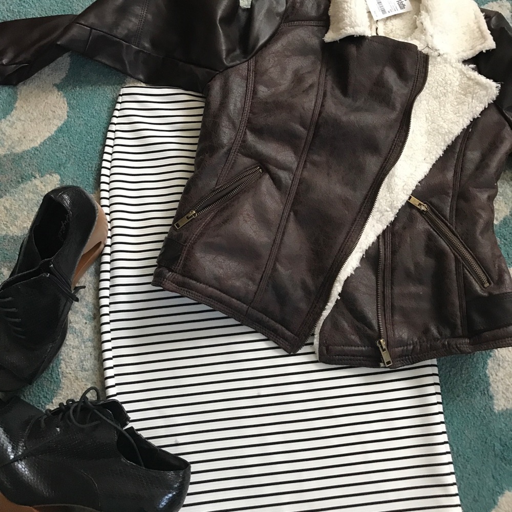 Sold-Cute Pencil skirt